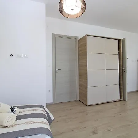 2256 Fažana