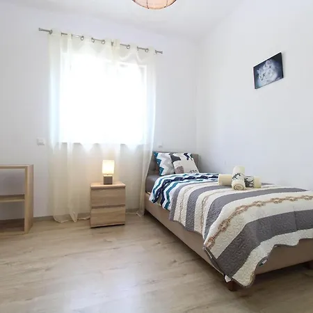 2256 Fažana